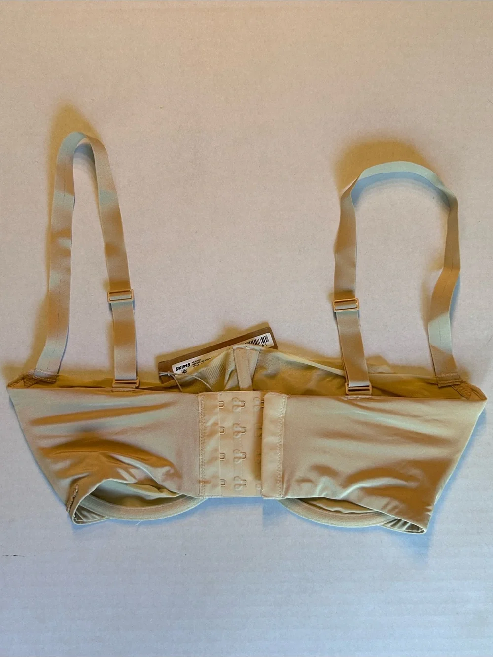 NWT SKIMS No Show Adjustable Molded Unlined Balconette Bra Sand 34DDD - Picture 4 of 9